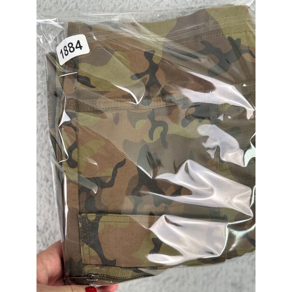 GBG Los Angeles Mens Camo Cargo Shorts Size 32 With Zipper Pockets - PreOwned - Picture 14 of 14